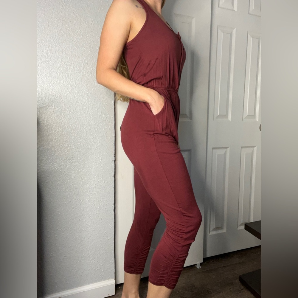 Heart & Hips maroon jumper size small